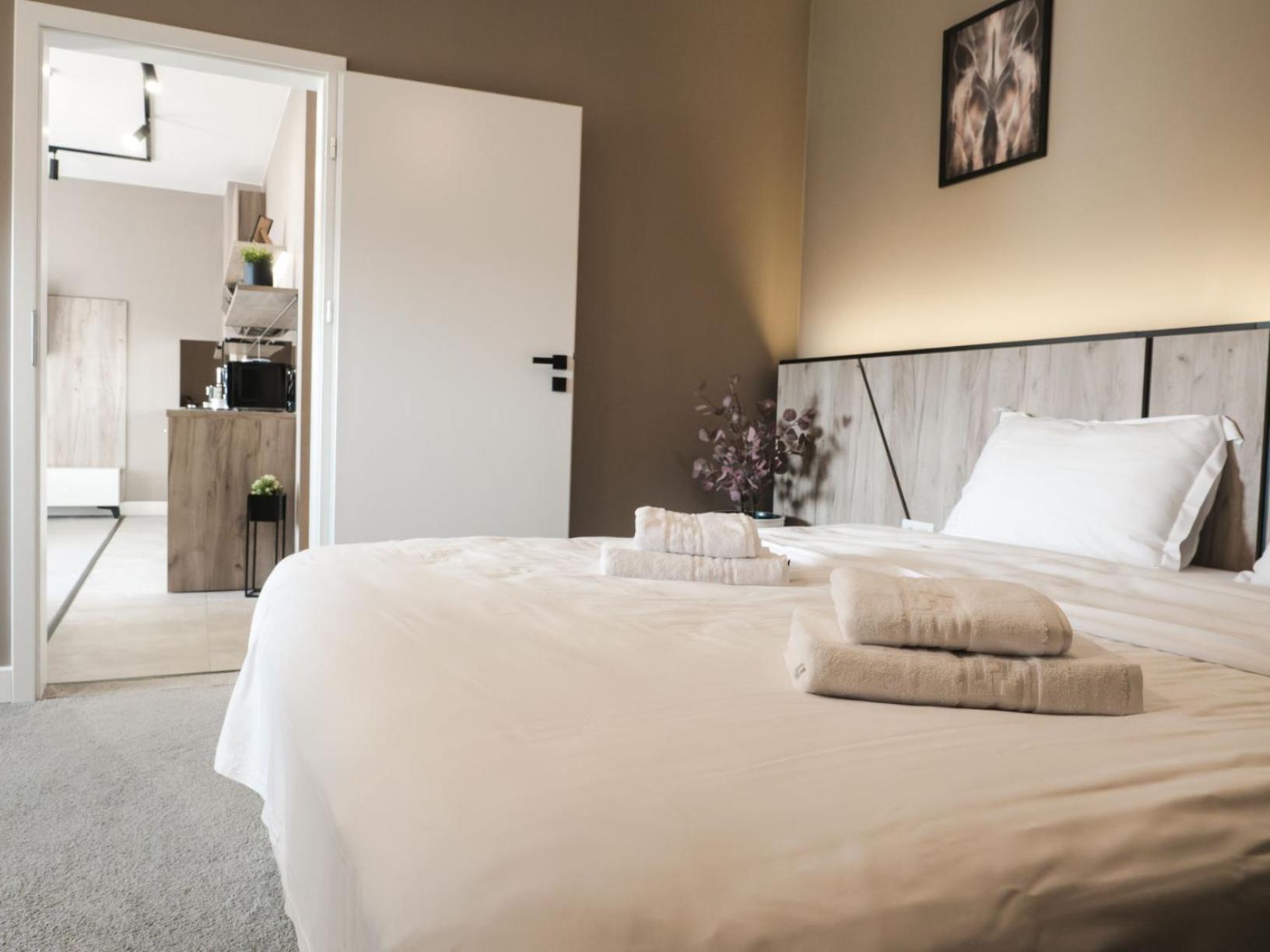 Ferienwohnung Gavas Jacuzzi Relax Zen Cluj-Napoca Exterior foto