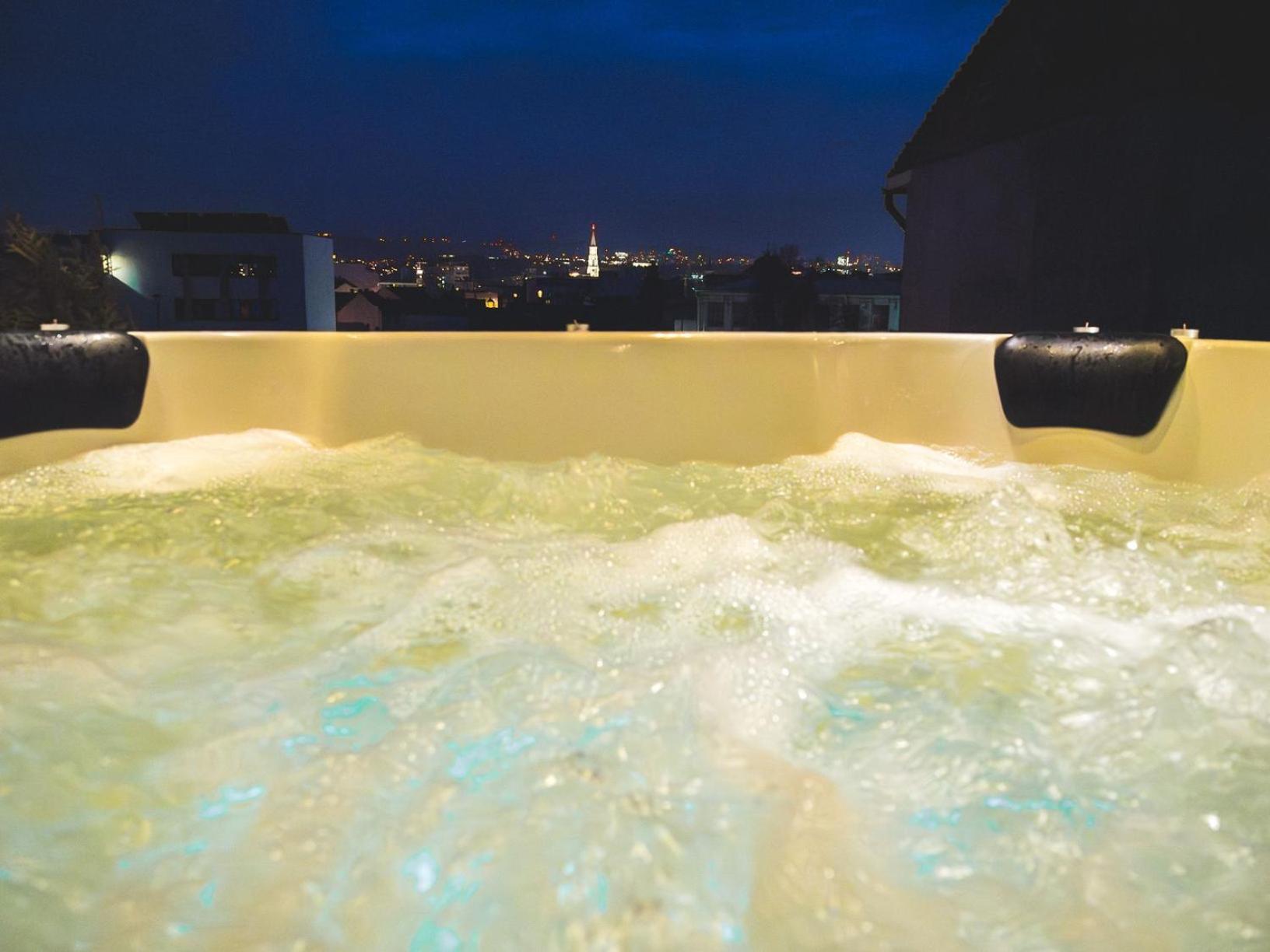 Ferienwohnung Gavas Jacuzzi Relax Zen Cluj-Napoca Exterior foto